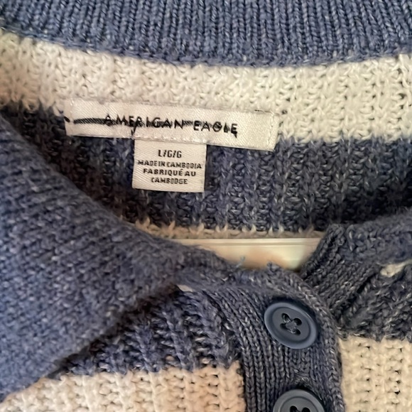 Women’s Collared Sweater - Picture 4 of 5